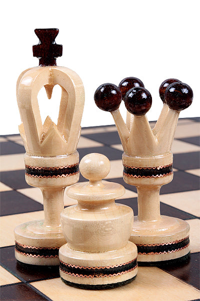 ROYAL Schachspiel mit eingelegten Figuren (49 × 49 cm) - ROYAL Schachspiel mit eingelegten Figuren (49 × 49 cm)