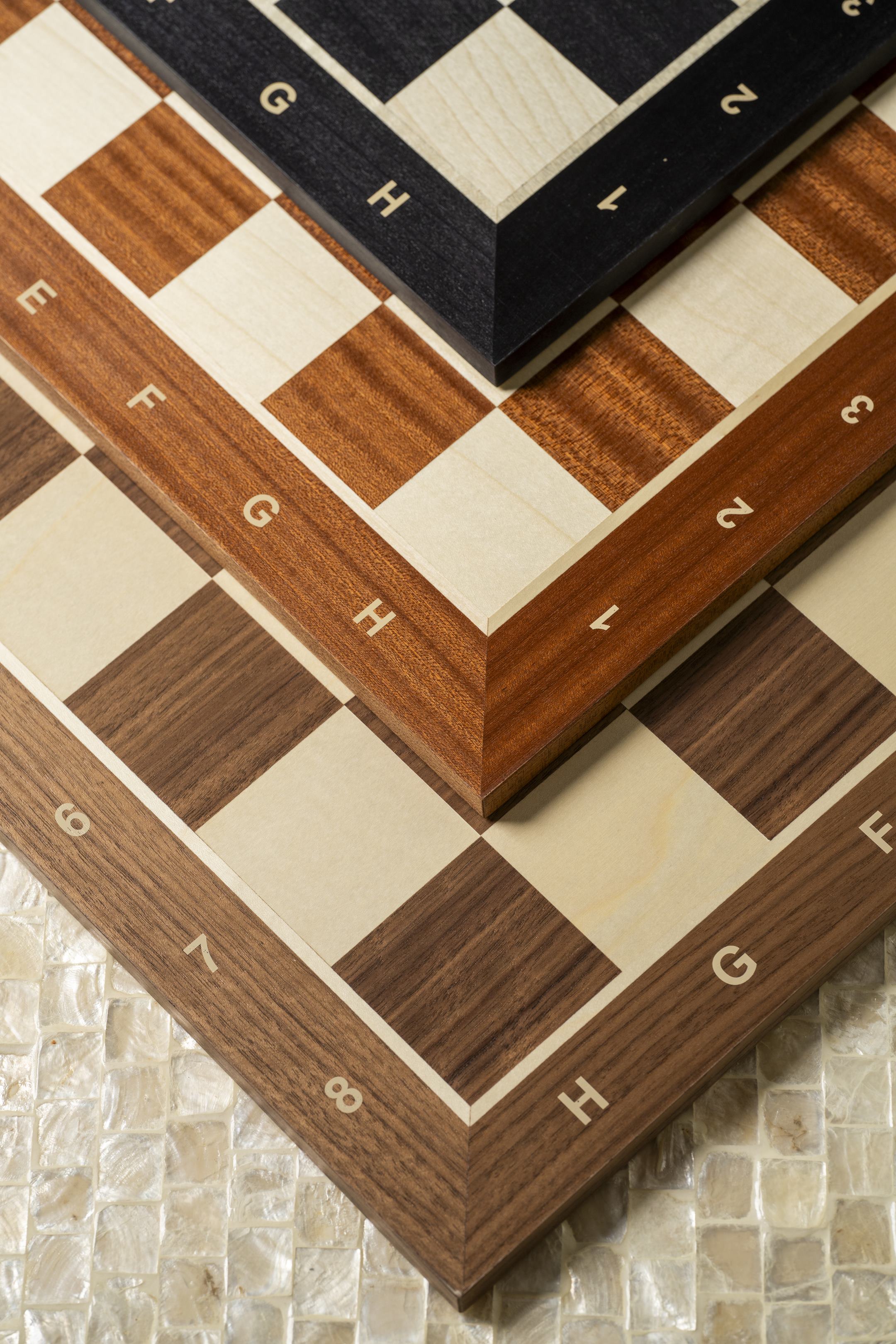 Schachbrett Nr.5,Maße 480x480x14mm,mit beschreibung,mahagoni farbe,intarsien,feld 50mm - Schachbrett Nr.5,Maße 480x480x14mm,mit beschreibung,mahagoni farbe,intarsien,feld 50mm