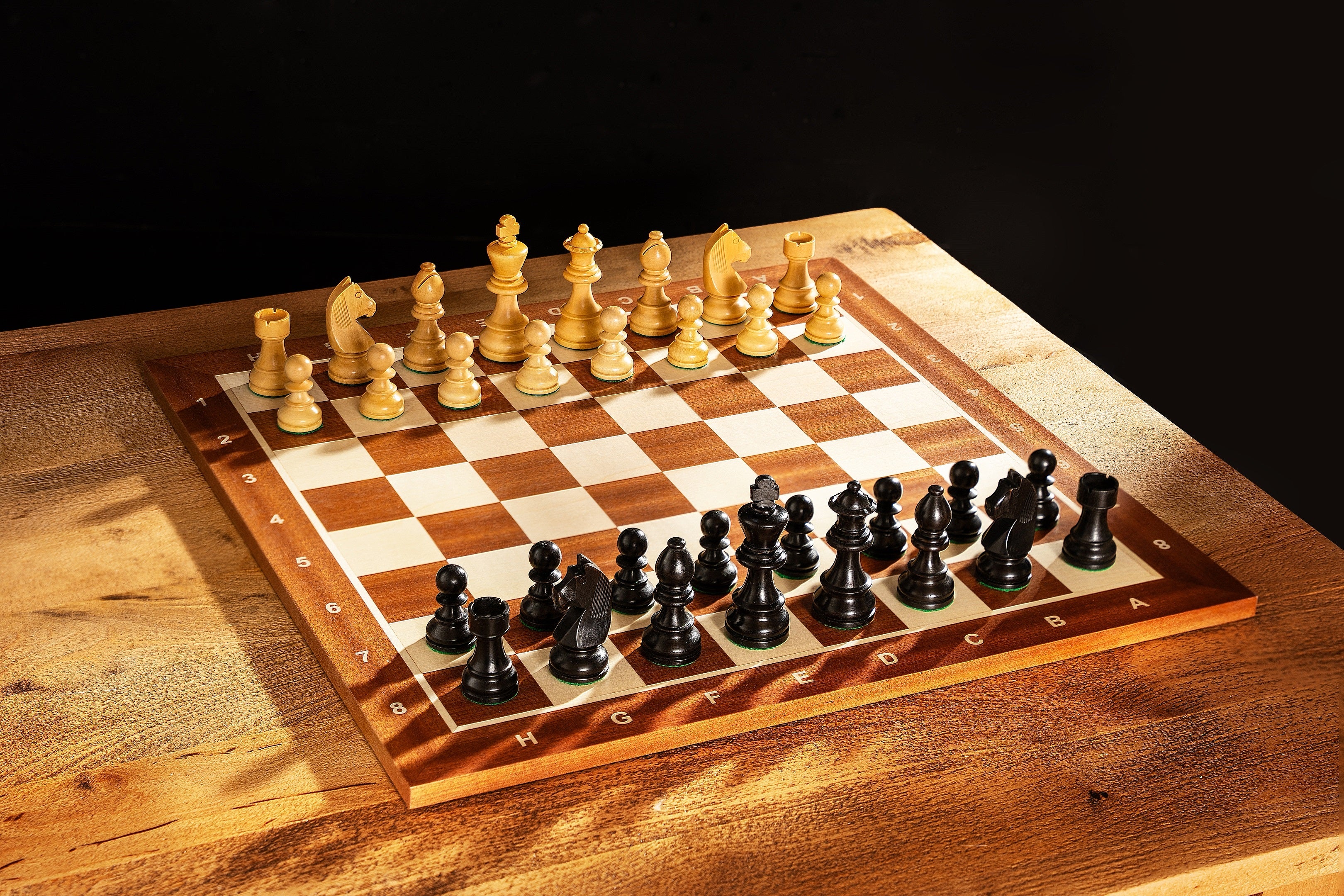 Schachbrett Nr.5,Maße 480x480x14mm,mit beschreibung,mahagoni farbe,intarsien,feld 50mm - Schachbrett Nr.5,Maße 480x480x14mm,mit beschreibung,mahagoni farbe,intarsien,feld 50mm