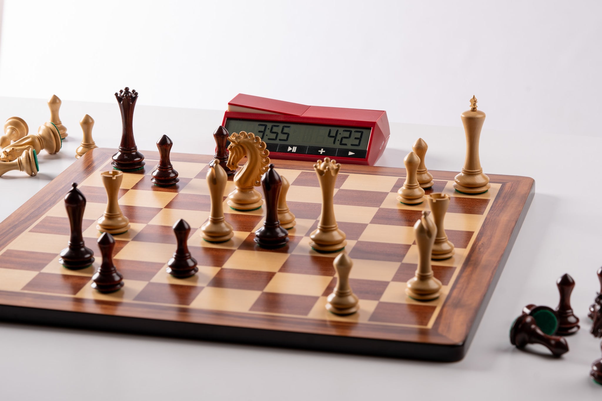  - Empire Paduk 4,25 Zoll Schachfiguren