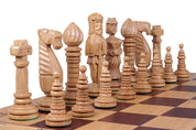 Großes Eichenschach mit geschnitzten Figuren aus Holz - 65 × 65 cm