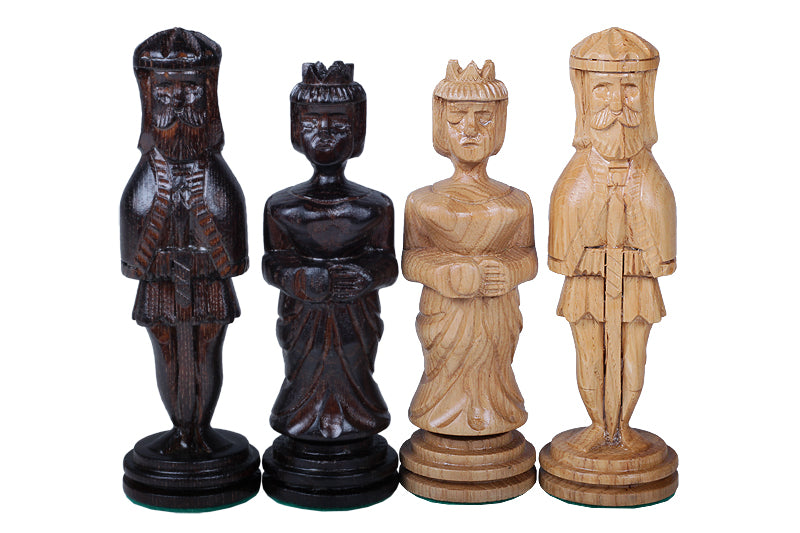 Großes Eichenschach mit geschnitzten Figuren aus Holz - 65 × 65 cm - Großes Eichenschach mit geschnitzten Figuren aus Holz - 65 × 65 cm