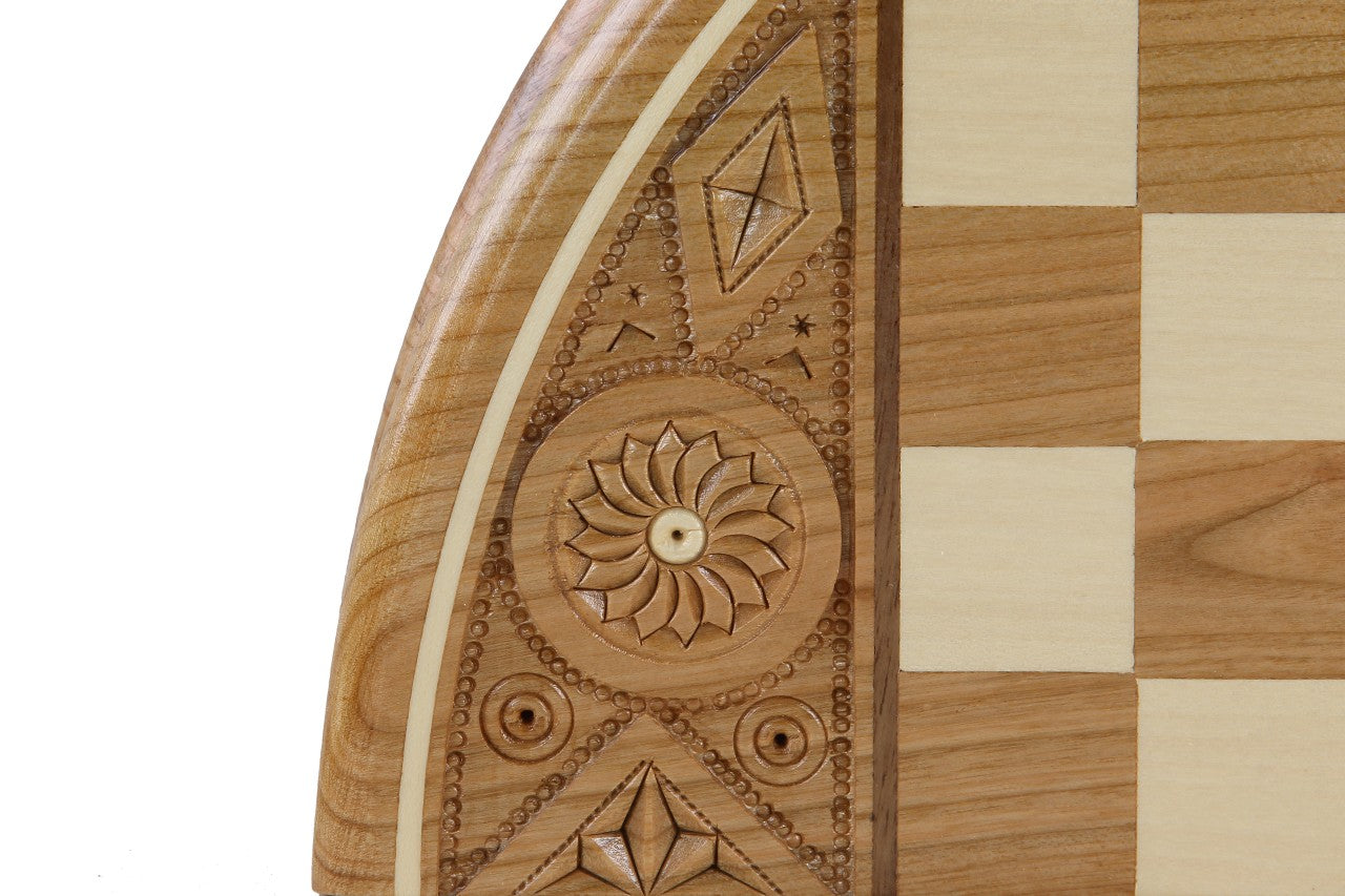 Chess Rubin - handgeschnitztes rundes Schachspiel aus Holz (33 cm) - Chess Rubin - handgeschnitztes rundes Schachspiel aus Holz (33 cm)