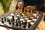 Französisches Lardy Schachspiel (Replik) - Schachbrett (50 mm Feld), Figuren (90 mm König)