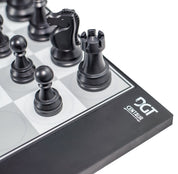 DGT Centaur Schachcomputer mit elektronischem Schachbrett