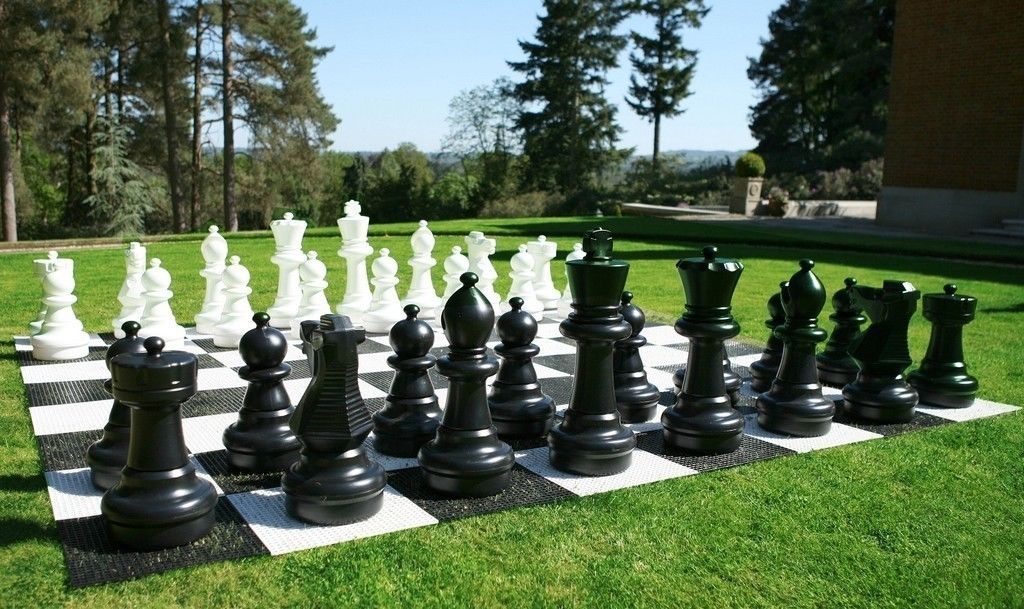 Kunststoff-Figuren für Outdoor-/Gartenschach (Königshöhe 64 cm) - Kunststoff-Figuren für Outdoor-/Gartenschach (Königshöhe 64 cm)