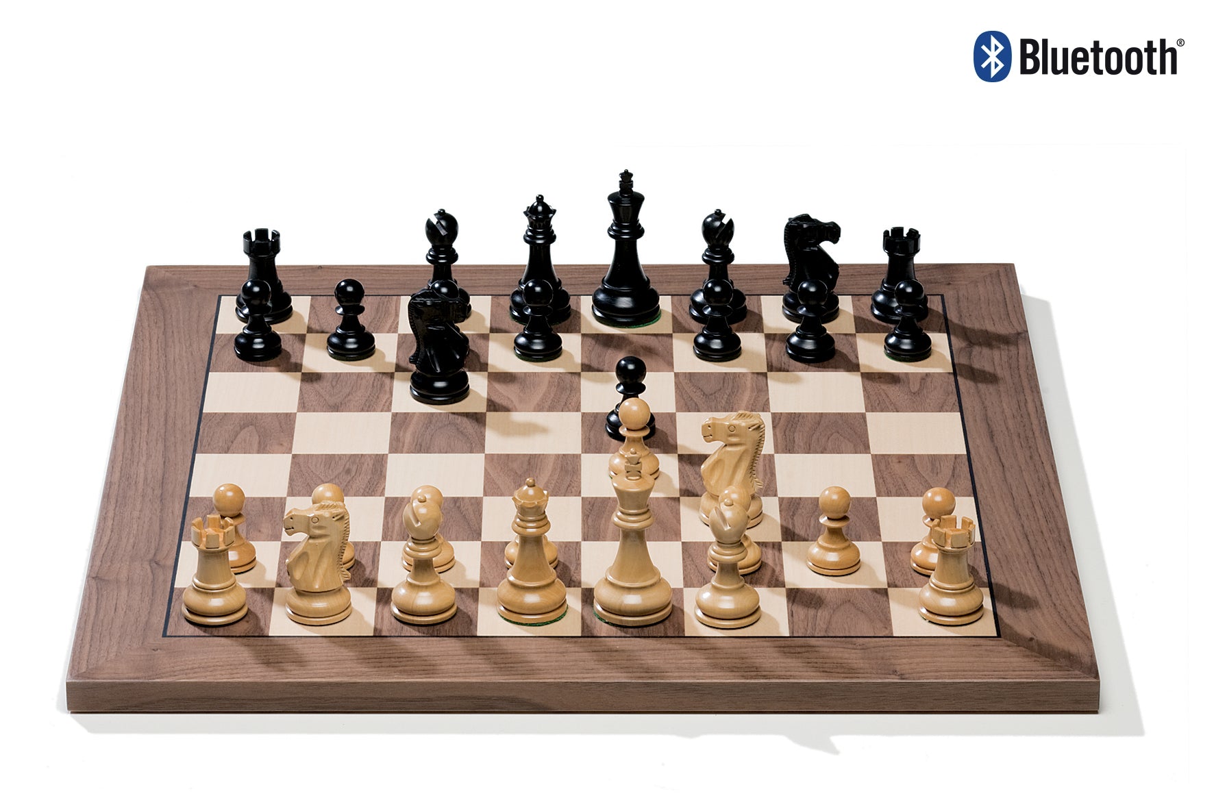 szachownica-elektroniczna-dgt-bluetooth-e-board-orzech-figury-dgt-classic-chca16asetclassic.jpg